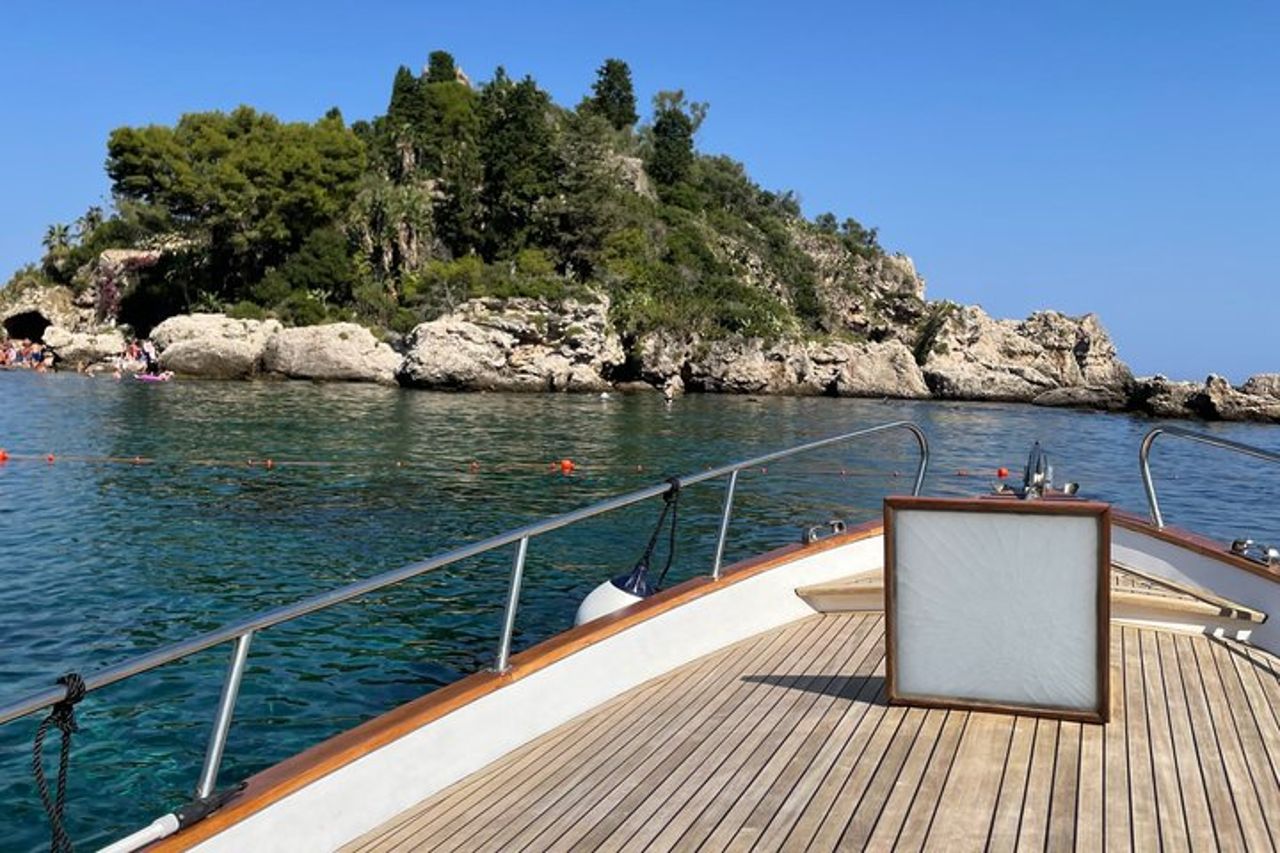 Tour in Barca Avvistamento Delfini da Giardini Naxos — 2
