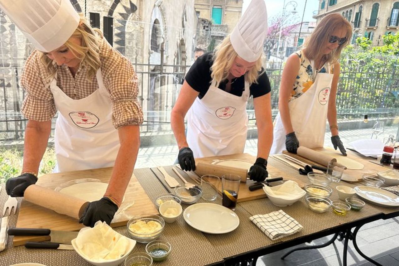 Scuola di Cucina Siciliana con Pranzo Incluso a Messina — 2