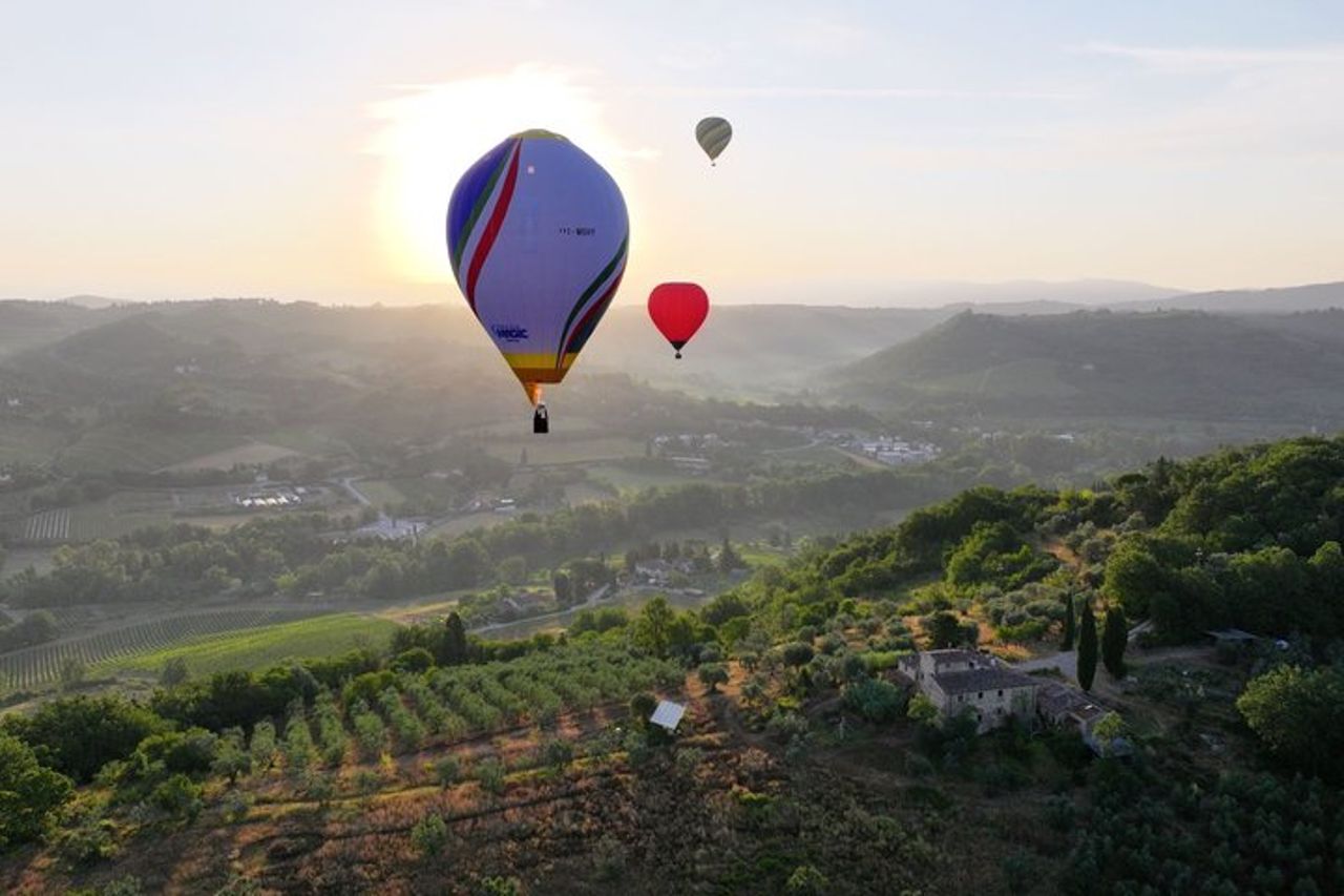 Giro in mongolfiera a San Gimignano, Toscana — 5