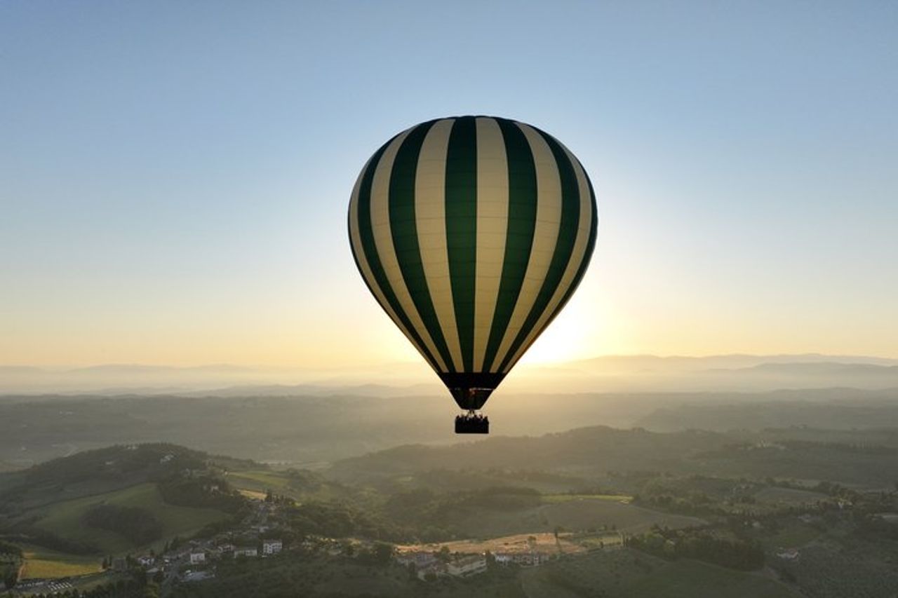 Giro in mongolfiera a San Gimignano, Toscana — 8
