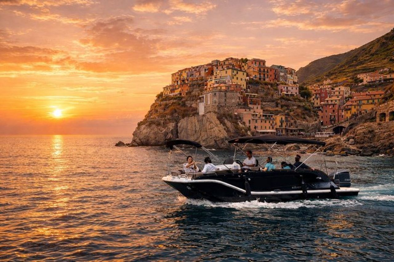 Tour in barca al tramonto di sola andata di 3 ore da Monterosso a La Spezia — 8