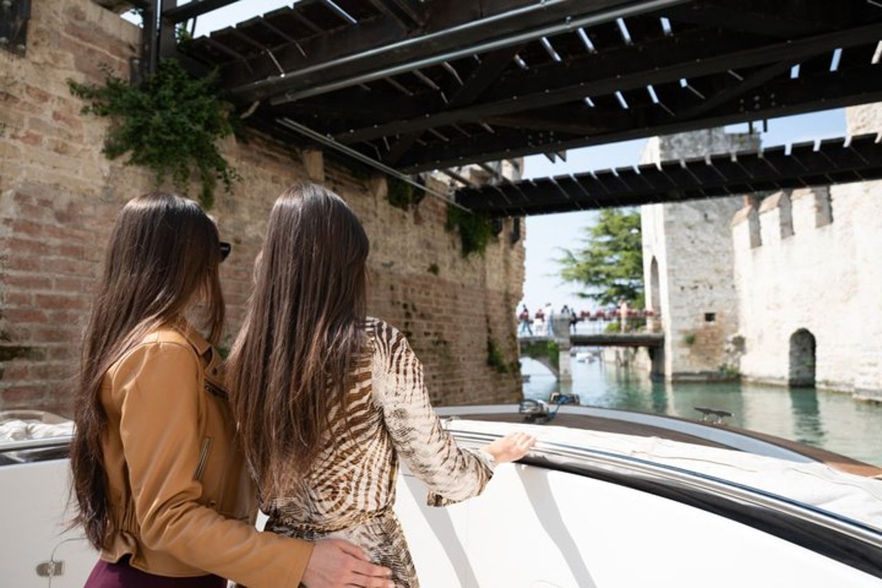 Tour Romantico Privato In Motoscafo Da Sirmione — 4