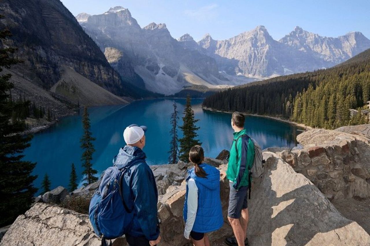 Lake Louise, Moraine Lake, Johnston Canyon @ Banff, Canmore, California — 2