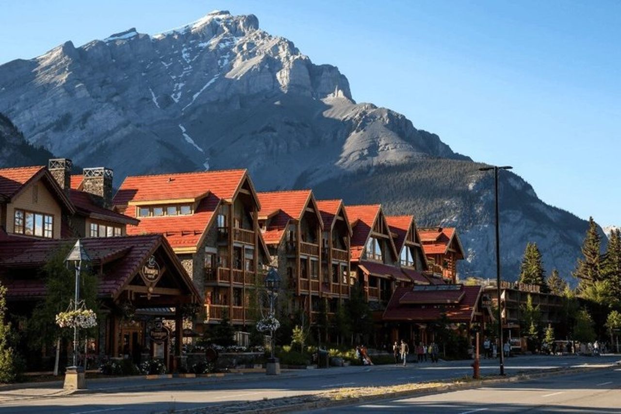 Lake Louise, Moraine Lake, Johnston Canyon @ Banff, Canmore, California — 9
