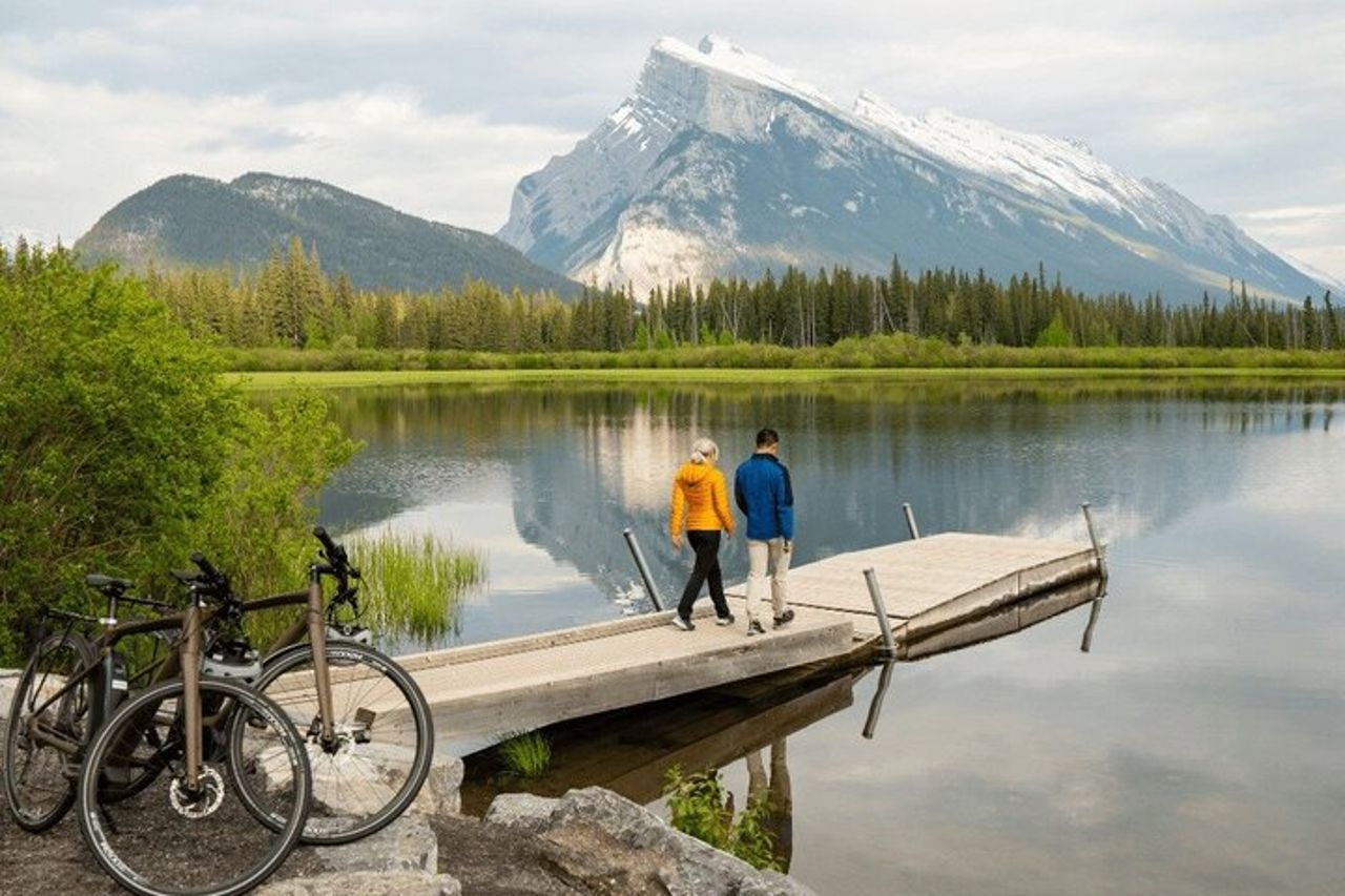 Lake Louise, Moraine Lake, Johnston Canyon @ Banff, Canmore, California — 6