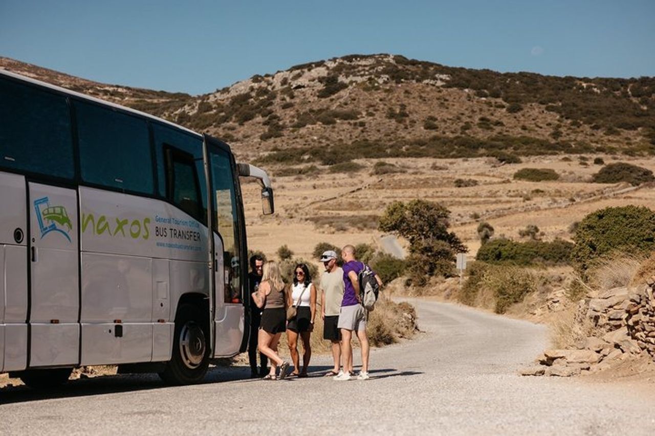 Punti salienti di Naxos Tour in autobus con tempo libero per pranzo ad Apeiranthos — 4