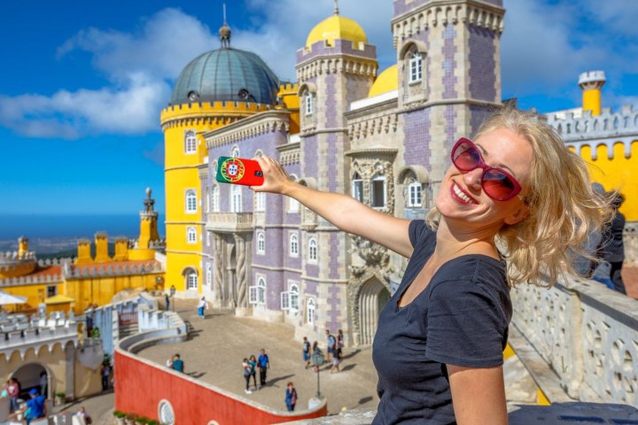 Da Lisbona per piccoli gruppi a Sintra, Pena, Regaleira, Cabo Roca, Cascais