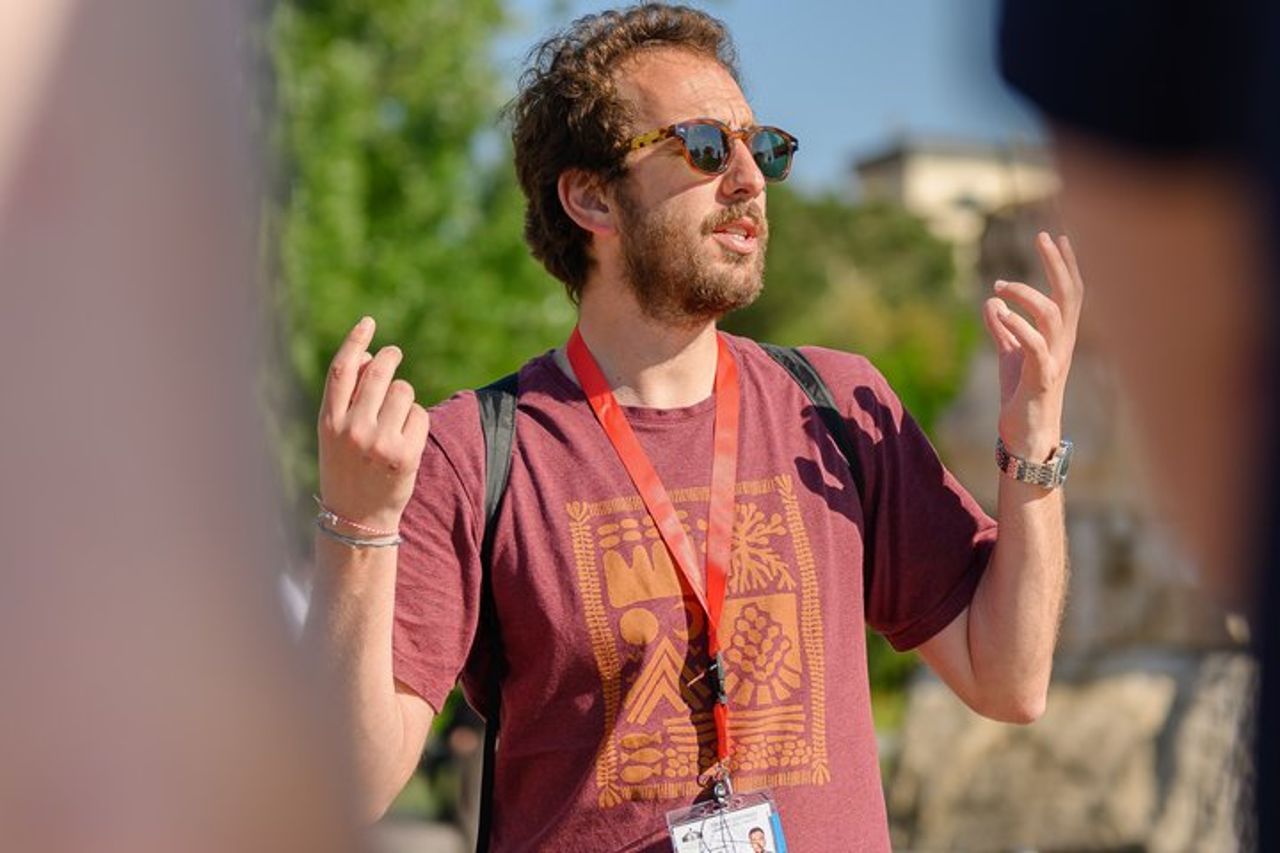 Tour a piedi di Tirana: storia, cultura e gemme locali nascoste — 2