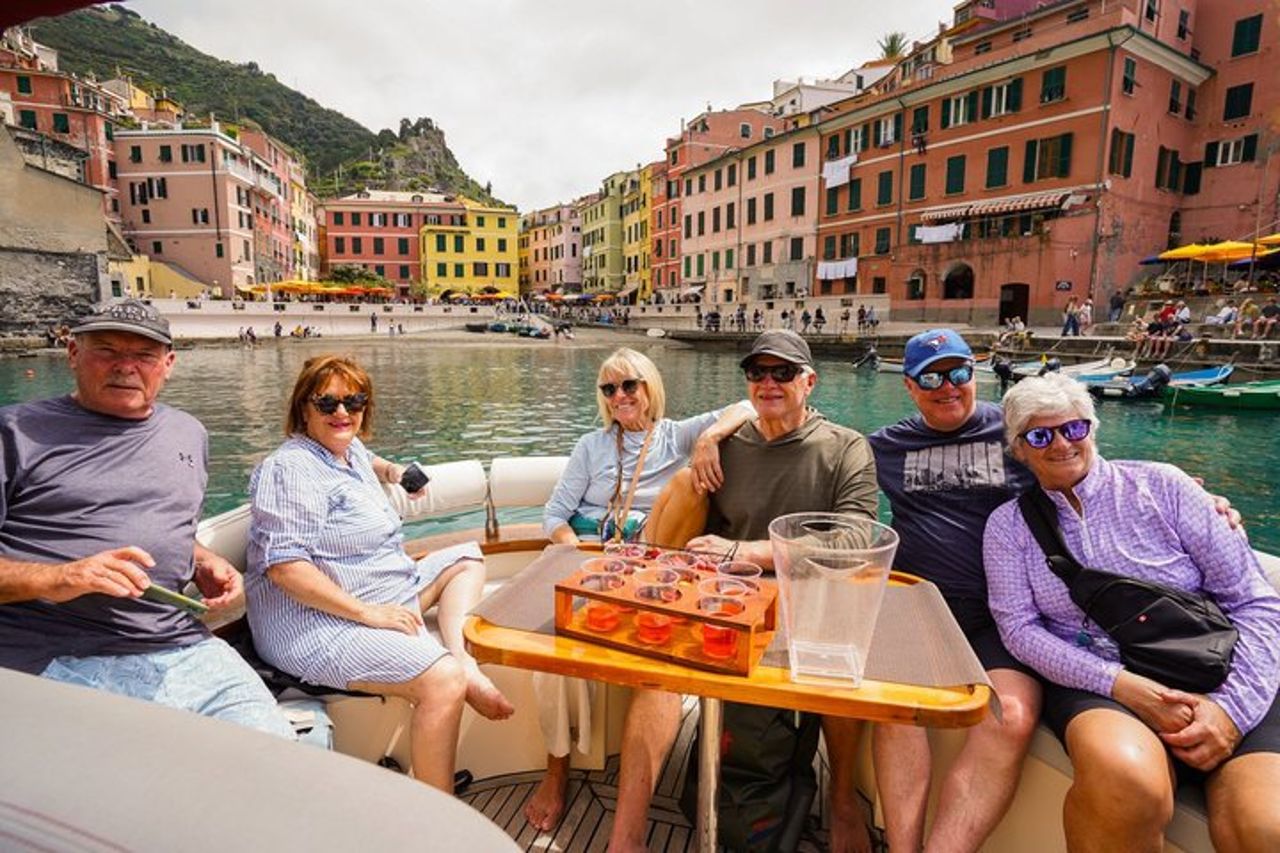 Tour in Barca delle Cinque Terre con Partenza da Monterosso — 2