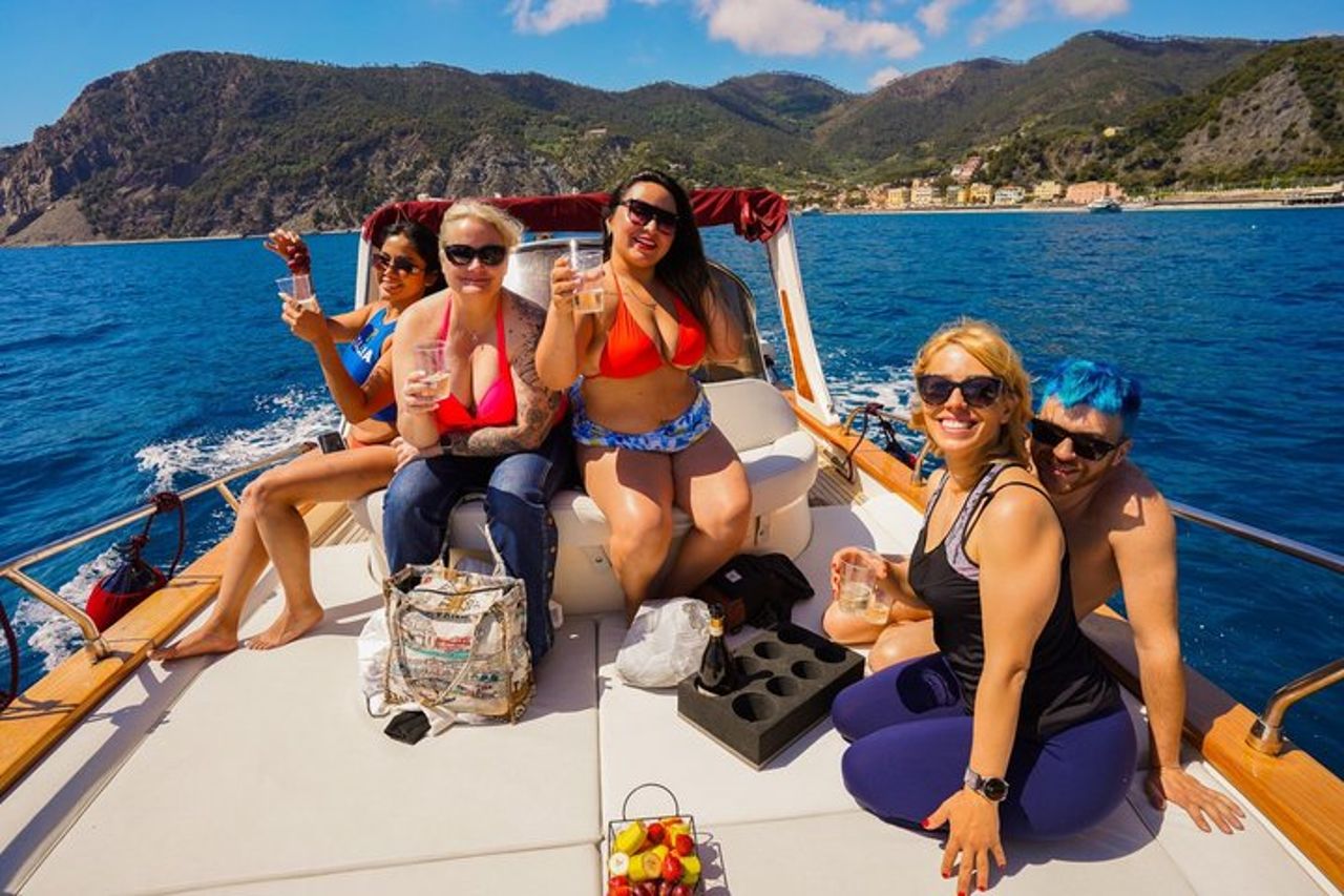 Cinque Terre Tour in Barca con Partenza da Monterosso — 5
