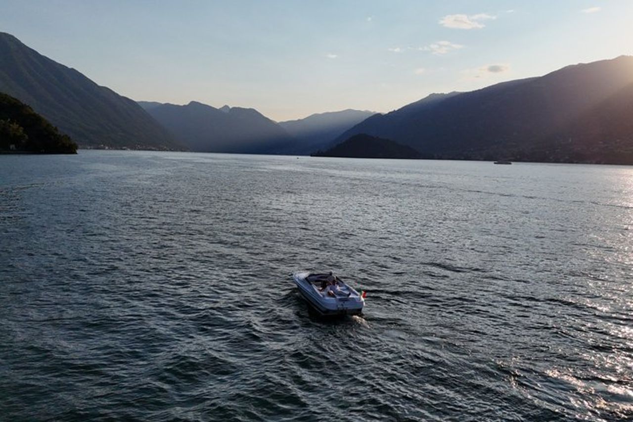 Tour in barca di 2 ore sul Lago di Como con ville e gemme esclusive — 7