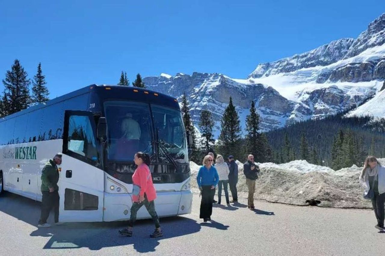 Lake Louise, Moraine Lake, Johnston Canyon @ Banff, Canmore, California — 8