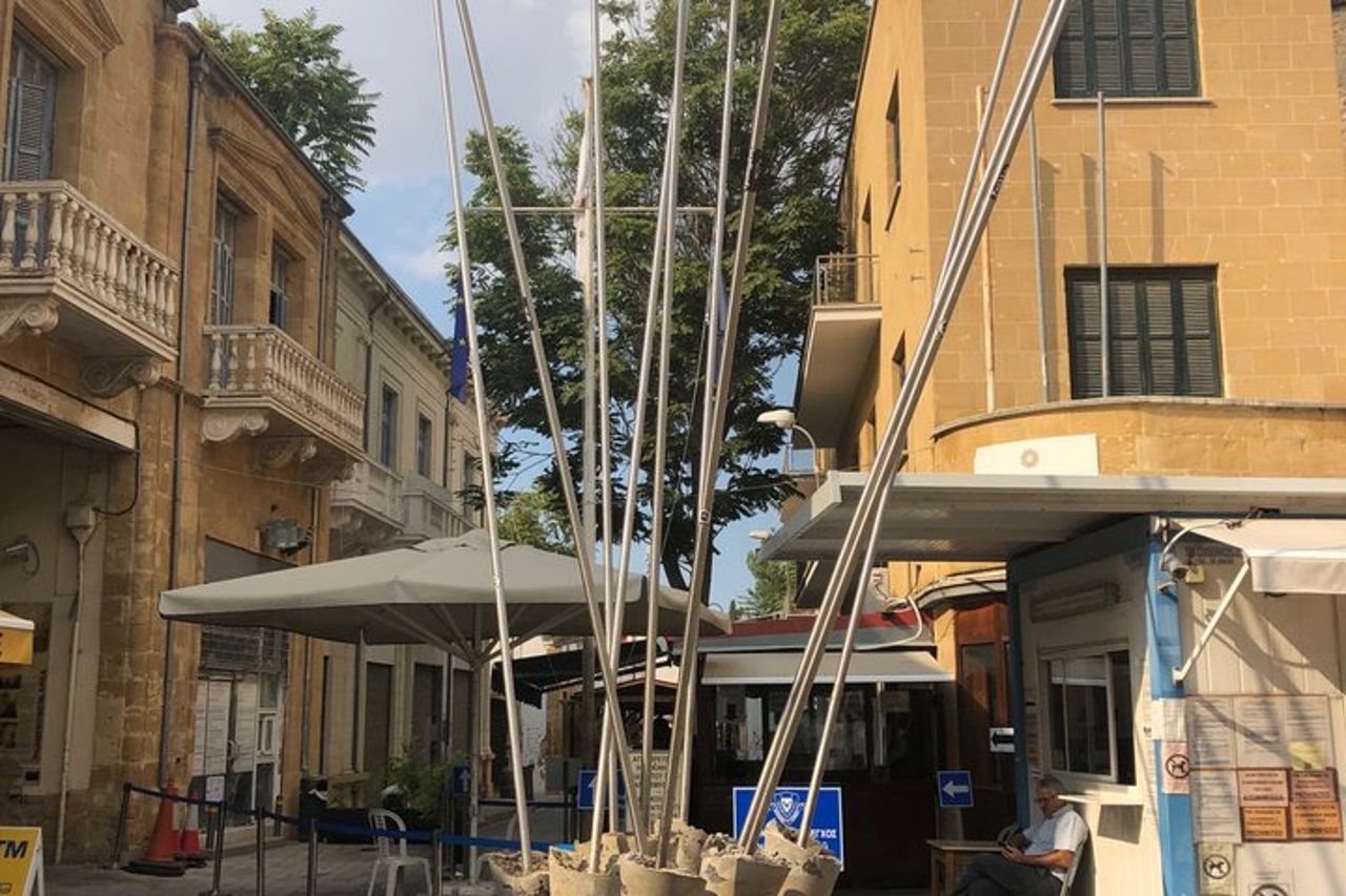 Nicosia e Kyrenia divise con castelli e leggende — 5