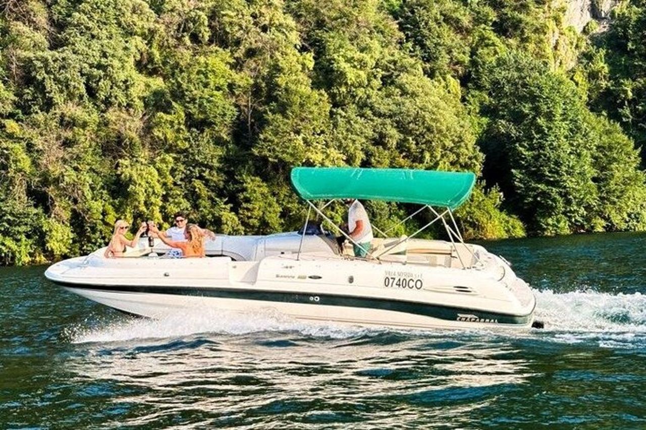 Esplora i tour in barca sul Lago di Como con viste panoramiche