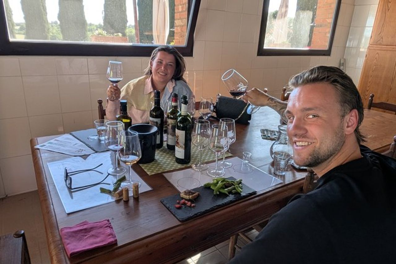 San Gimignano degustazione vini Essenza Toscana — 4