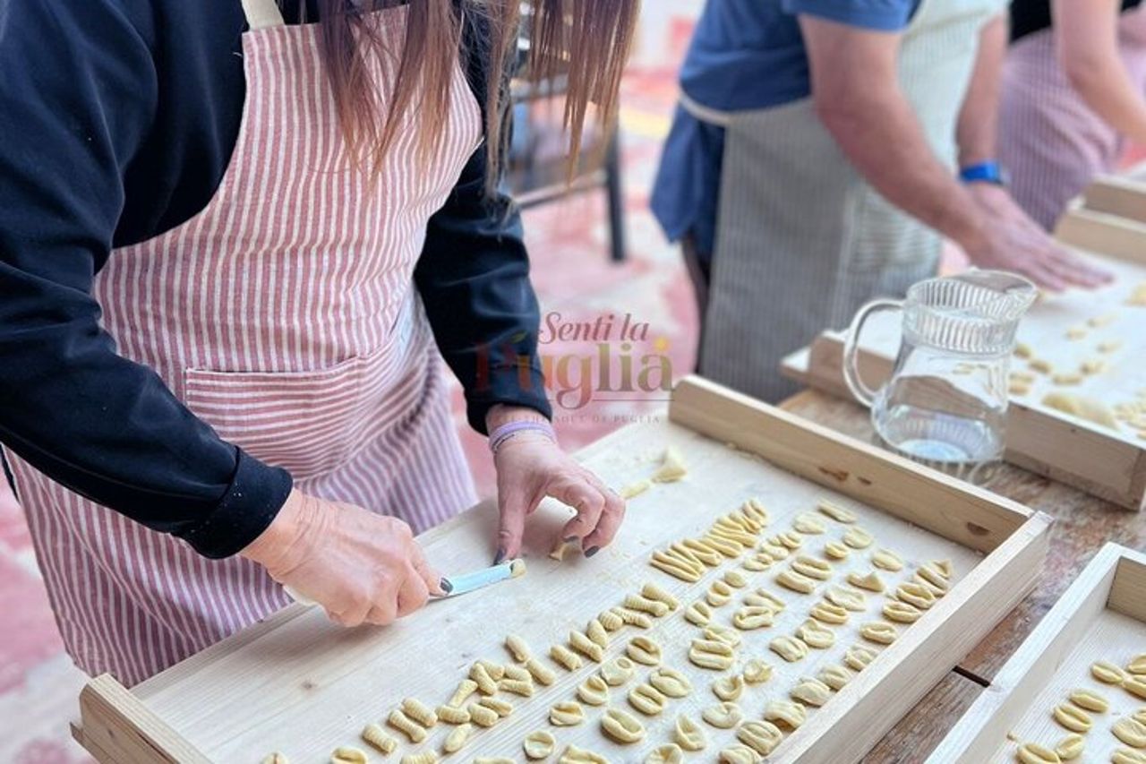 Orecchiette Cooking Class con Cena Pugliese e Vino — 6