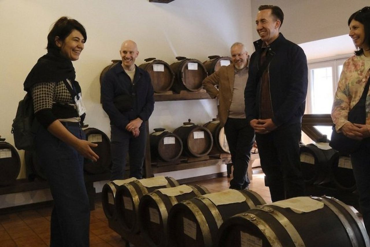Tour gastronomico di Modena con visita esclusiva all'aceto balsamico Acetaia