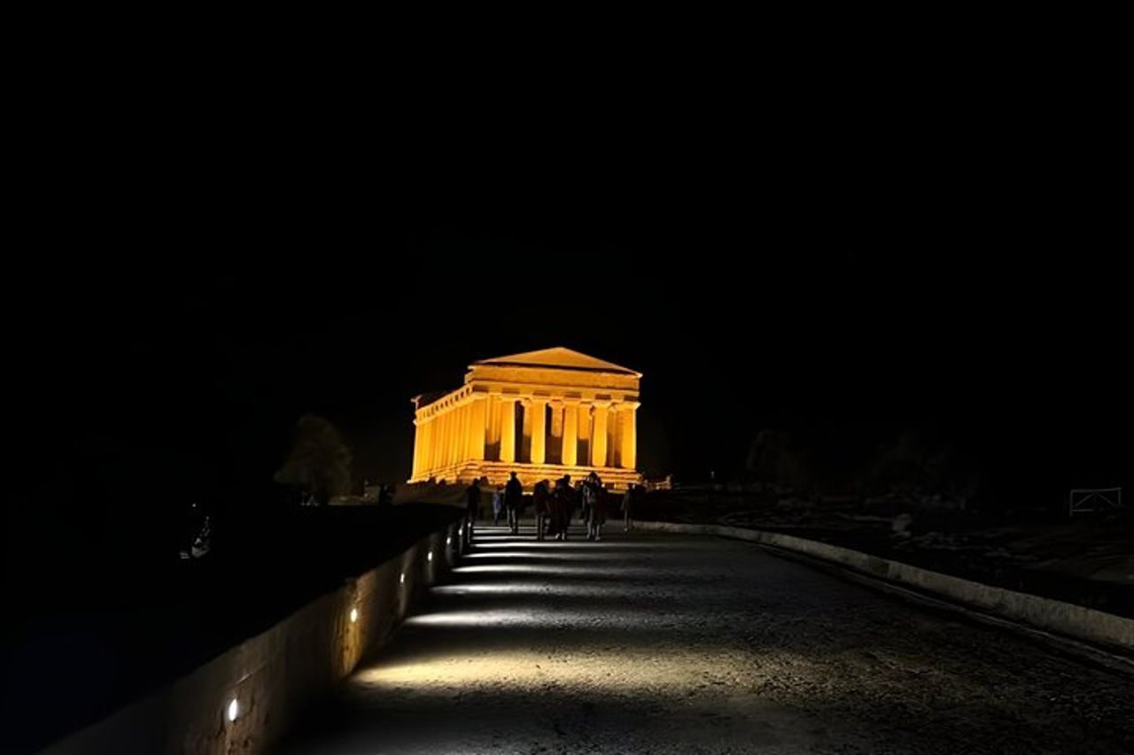 Tour della Valle dei Templi sotto le stelle con ticket incluso — 5